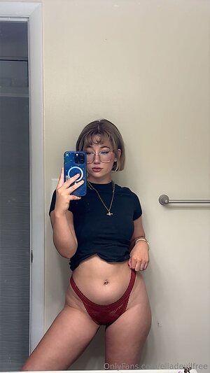 ellawearspradafree Nude Leaked Photo #6