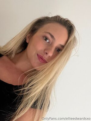 ellieedwardsxo Nude Leaked Photo #11