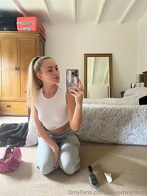 ellieedwardsxo Nude Leaked Photo #18