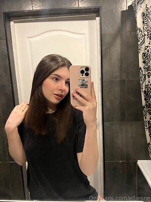 ellieone Nude Leaked Photo #10