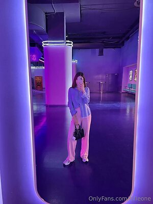 ellieone Nude Leaked Photo #12