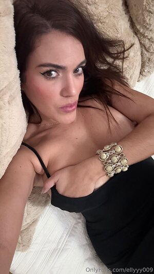 ellyyy009 Nude Leaked Photo #9