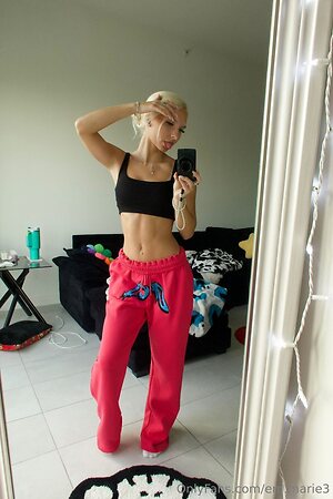 em marie3 Nude Leaked Photo #14