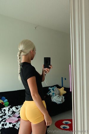 em marie3 Nude Leaked Photo #35