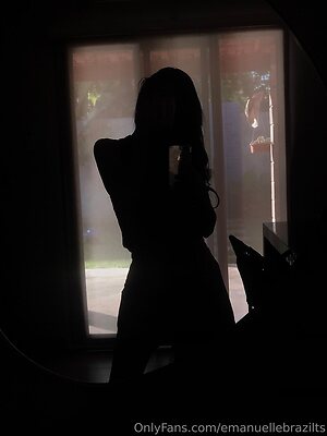 emanuellebrazilts Nude Leaked Photo #4
