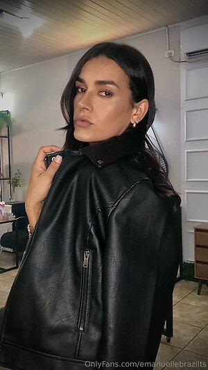 emanuellebrazilts Nude Leaked Photo #6