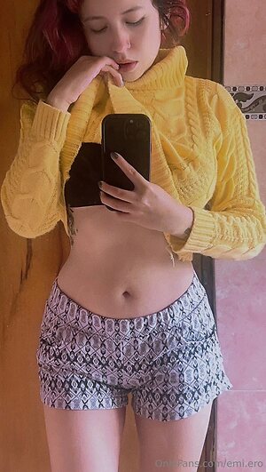 emi ero Nude Leaked Photo #3