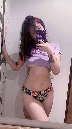emi ero Nude Leaked Photo #11