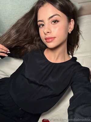 emiliabrookss Nude Leaked Photo #48