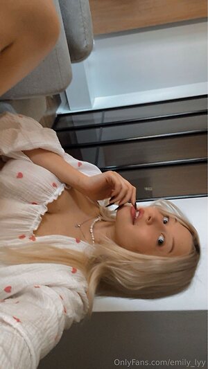 emily lyy Nude Leaked Photo #4