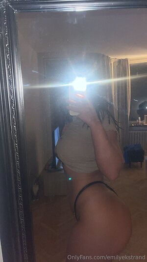 emilyekstrand Nude Leaked Photo #16