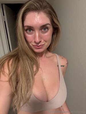 emilyrvip Nude Leaked Photo #9