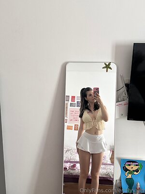 emilyy vip Nude Leaked Photo #16