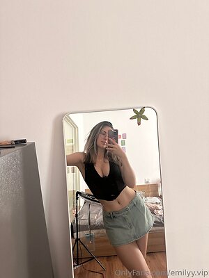 emilyy vip Nude Leaked Photo #31