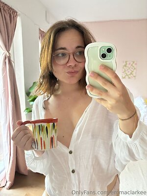 emmaclarkee Nude Leaked Photo #6