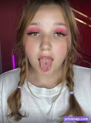 emmaluxey Nude Leaked Photo #29