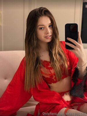 emmy hayes Nude Leaked Photo #27