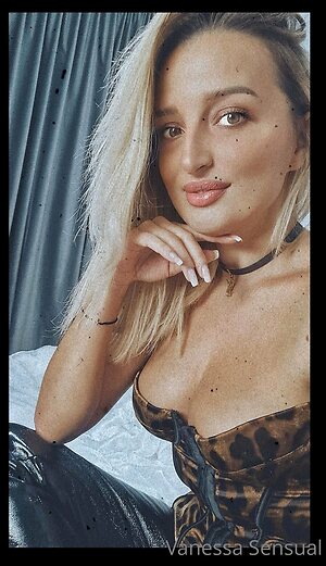 eroticvanessa More Nude Photos