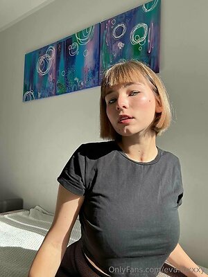 eva foxxxy Nude Leaked Photo #20