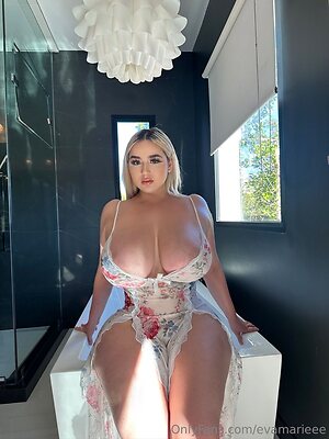 evamarieee Nude Leaked Photo #28
