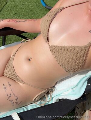 evelynseductress Nude Leaked Photo #3