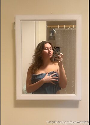 evewarden Nude Leaked Photo #11