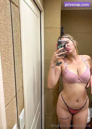 eviecutie Nude Leaked Photo #22