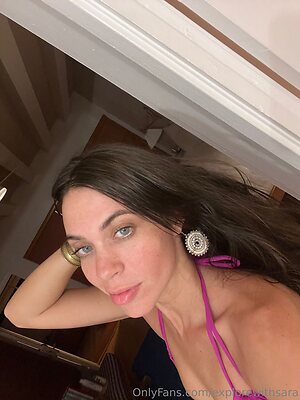 explorewithsara Nude Leaked Photo #11