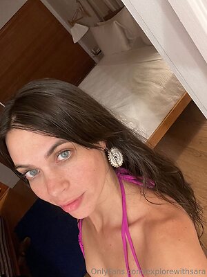 explorewithsara Nude Leaked Photo #13