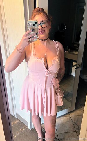 faehousewifefree Nude Leaked Photo #29