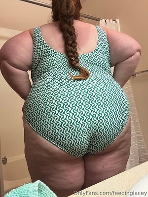 feedinglacey Nude Leaked Photo #7