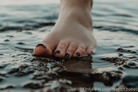 feetish babes Nude Leaked Photo #2