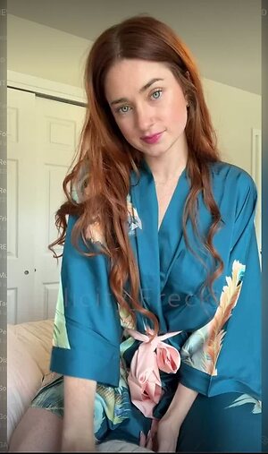felicity freckle free Nude Leaked Photo #4