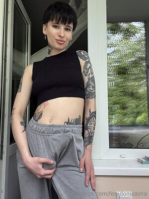 femdomsasha Nude Leaked Photo #12