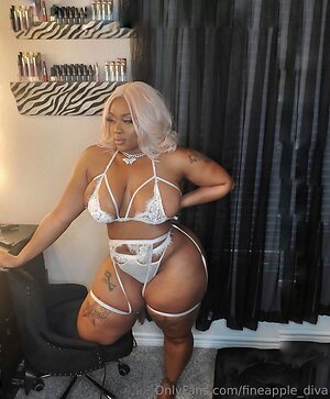 fineapple diva Nude Leaked Photo #25