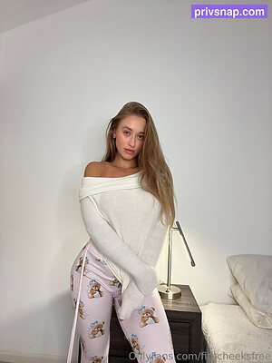 fitbcheeksfree Nude Leaked Photo #33