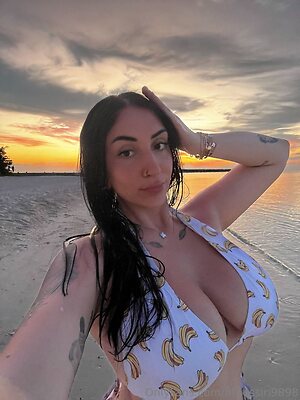 fitnessiri9898 Nude Leaked Photo #6