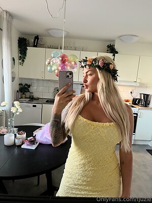 fjuzie Nude Leaked Photo #6