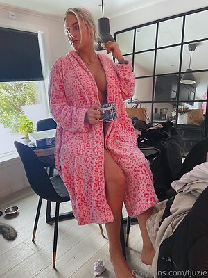 fjuzie Nude Leaked Photo #34