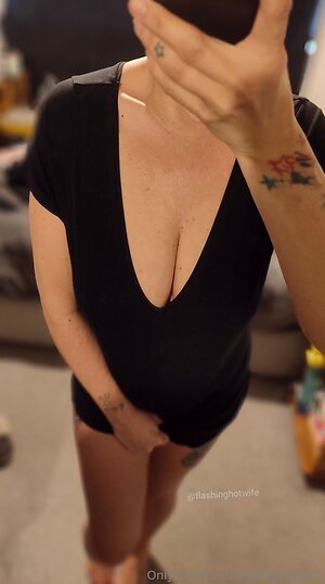 flashinghotwife Nude Leaked Photo #3