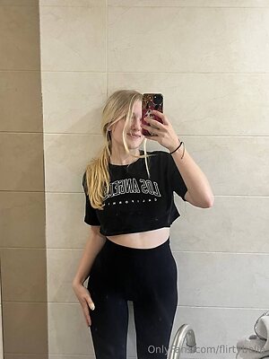 flirtybella Nude Leaked Photo #8