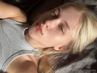 flirtybella Nude Leaked Photo #15