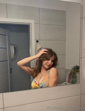 florabnyy Nude Leaked Photo #12
