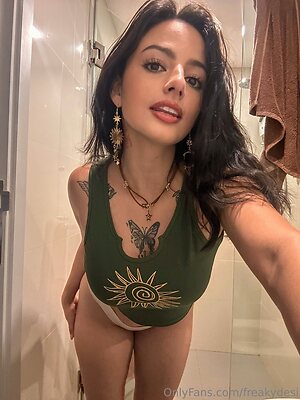 freakydesi Nude Leaked Photo #24