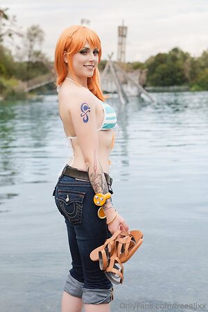 freealixx Nude Leaked Photo #15