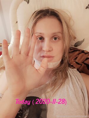 freeavrilvixxxen Nude Leaked Photo #19