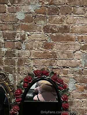 friendlywitch  Nude Leaked Photo #2