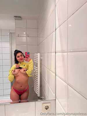 gabynapolesss Nude Leaked Photo #31
