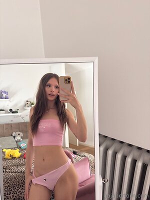 gajabertolin Nude Leaked Photo #5