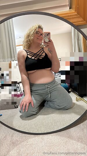 glitteringleek Nude Leaked Photo #6